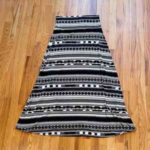 Southwest Pattern Maxi Skirt Medium